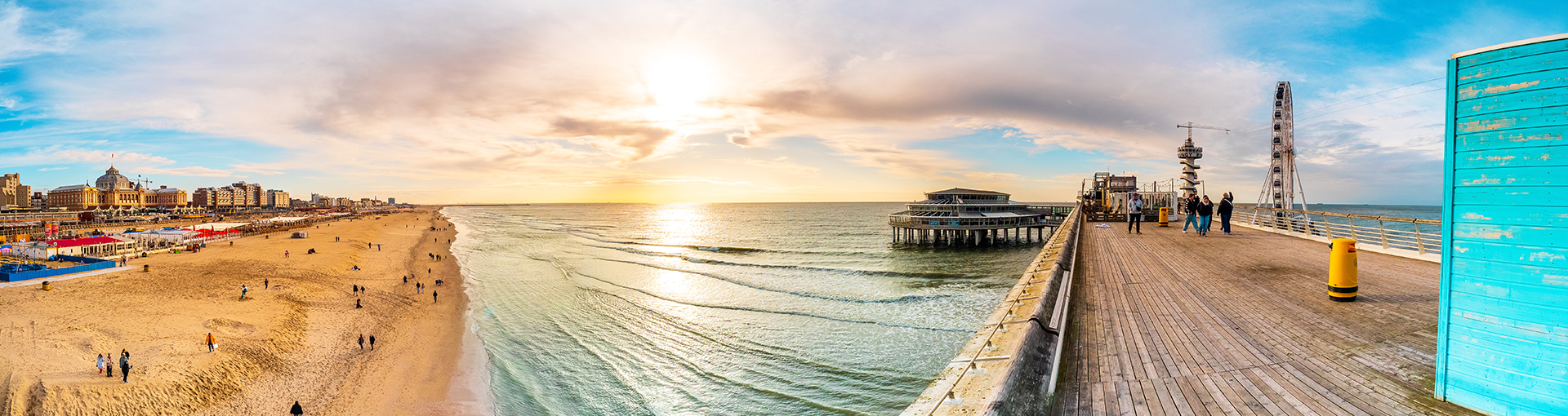 Strand en pier van Scheveningen